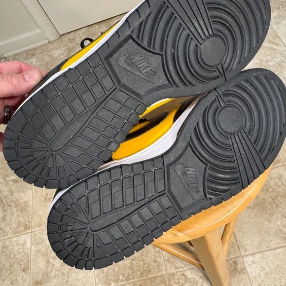 Nike Black and Gold Athletic Shoes - Picture 13 of 14